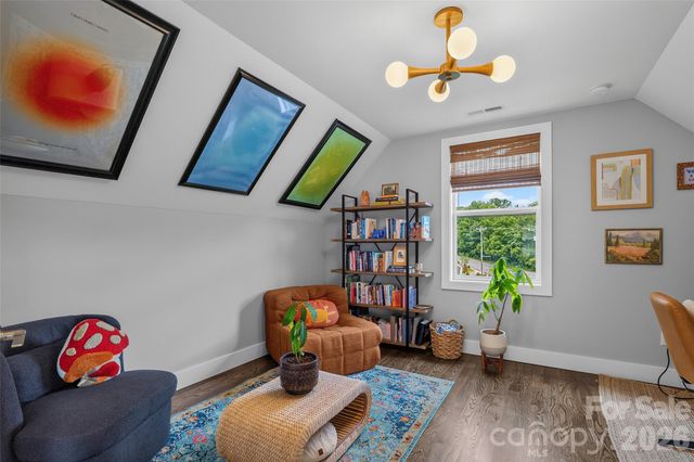 9 Hilldale Road, Asheville, NC 28803