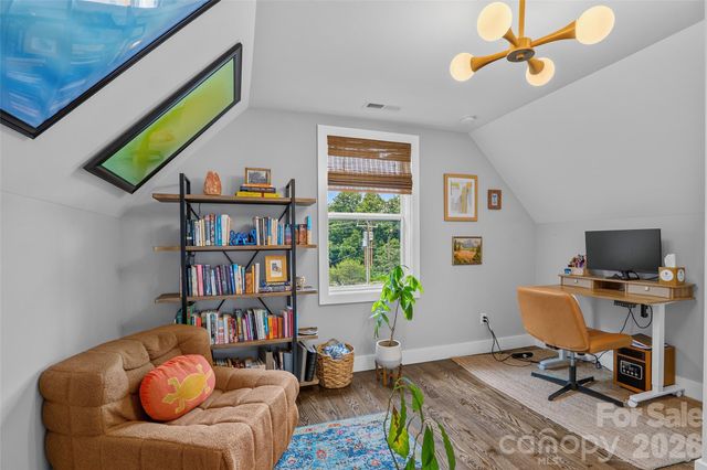 9 Hilldale Road, Asheville, NC 28803