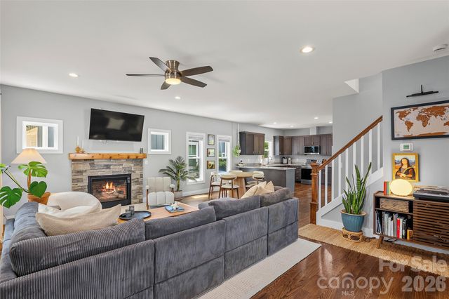 9 Hilldale Road, Asheville, NC 28803