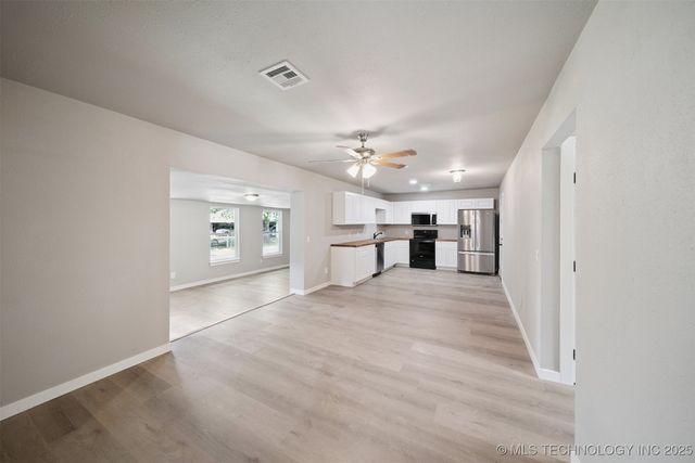 404 N Oklahoma Street, Pryor, OK 74361