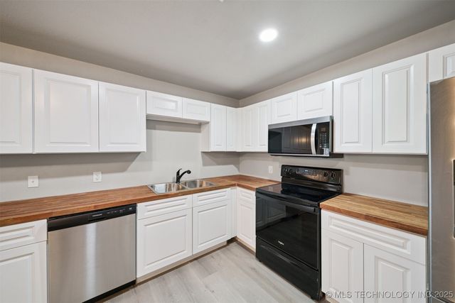 404 N Oklahoma Street, Pryor, OK 74361