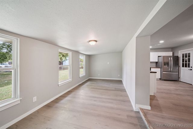 404 N Oklahoma Street, Pryor, OK 74361