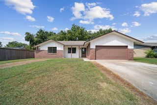 404 N Oklahoma Street, Pryor, OK 74361