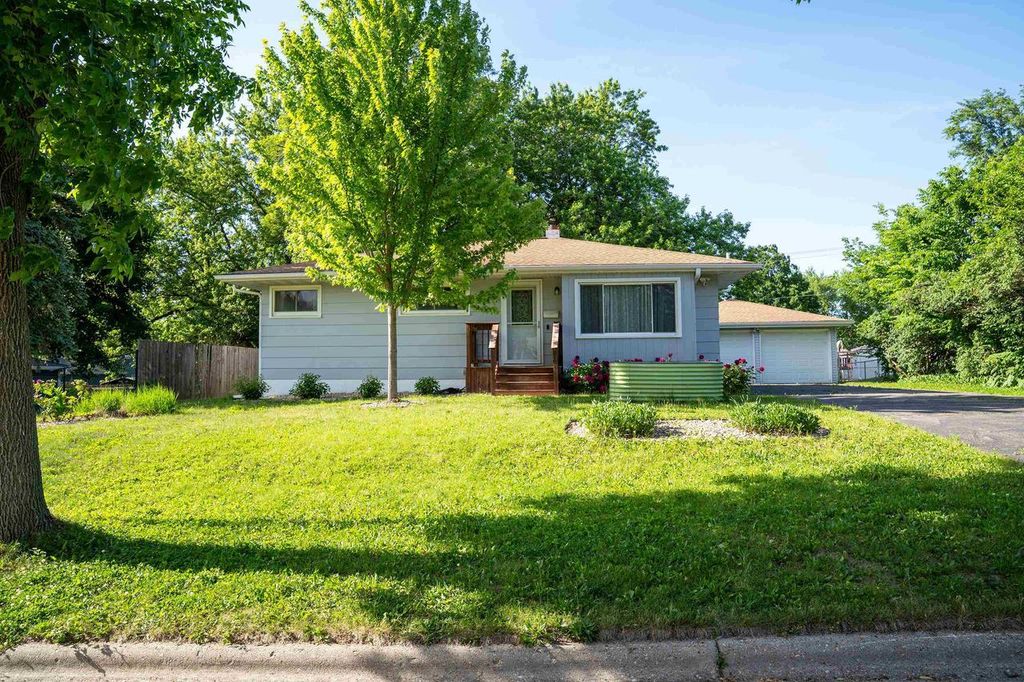 4610 Steinhauer Trail, Madison, WI 53716