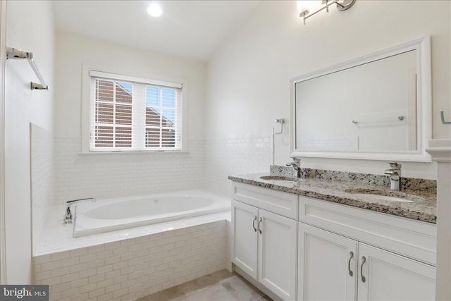 918 HARRISON CIR, Alexandria, VA 22304