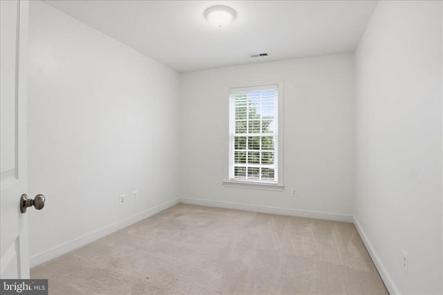 918 HARRISON CIR, Alexandria, VA 22304