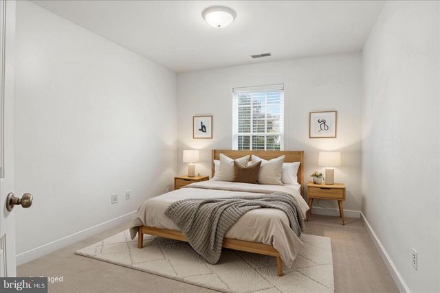 918 HARRISON CIR, Alexandria, VA 22304