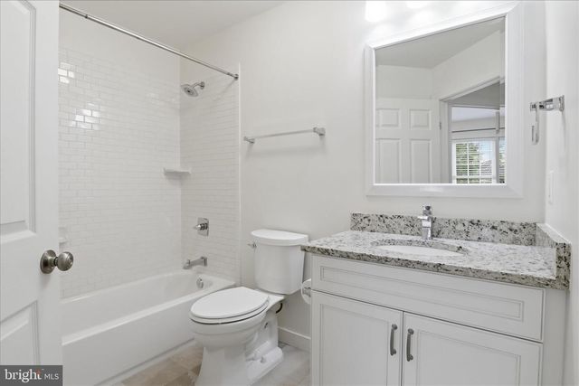 918 HARRISON CIR, Alexandria, VA 22304