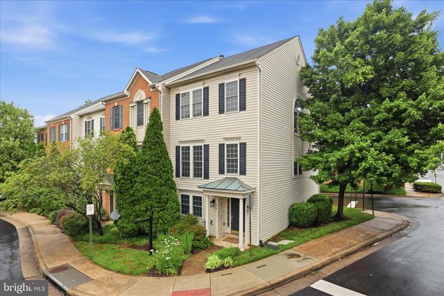 918 HARRISON CIR, Alexandria, VA 22304