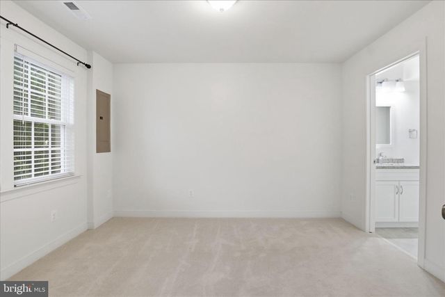 918 HARRISON CIR, Alexandria, VA 22304