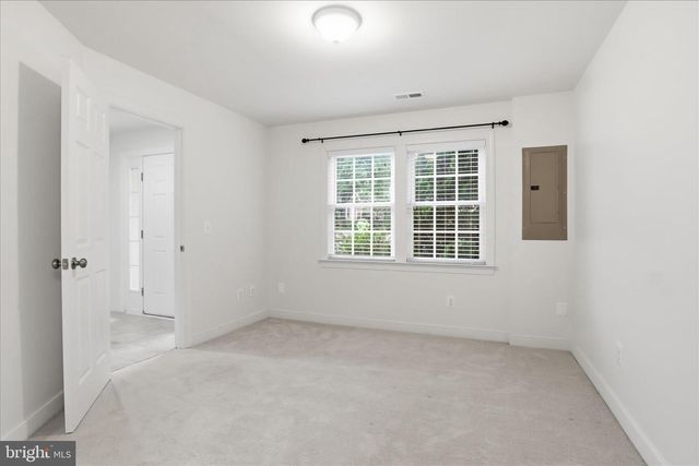 918 HARRISON CIR, Alexandria, VA 22304