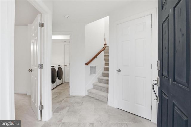 918 HARRISON CIR, Alexandria, VA 22304