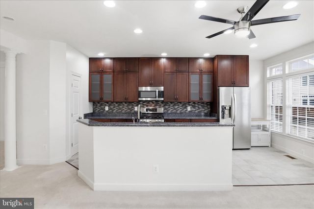 918 HARRISON CIR, Alexandria, VA 22304