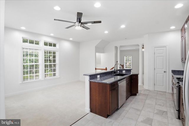 918 HARRISON CIR, Alexandria, VA 22304