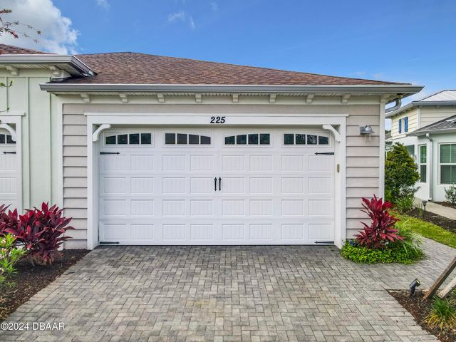 225 St Somewhere Drive, Daytona Beach, FL 32124