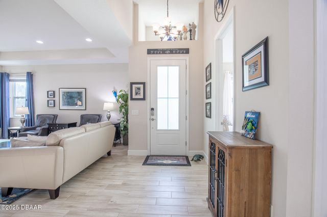 225 St Somewhere Drive, Daytona Beach, FL 32124