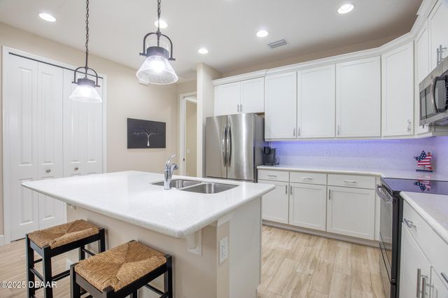 225 St Somewhere Drive, Daytona Beach, FL 32124