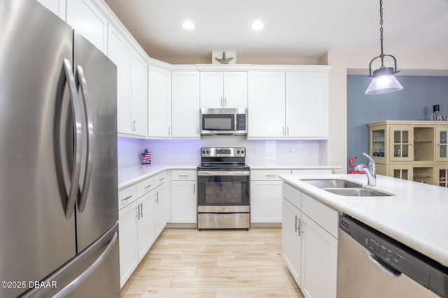 225 St Somewhere Drive, Daytona Beach, FL 32124