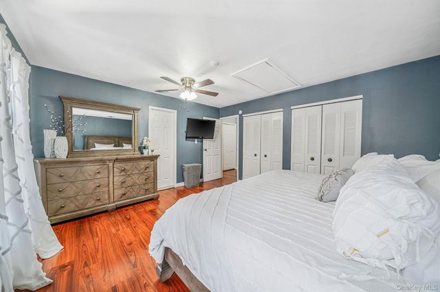 189 Haddon Hollow Court, Middle Island, NY 11953