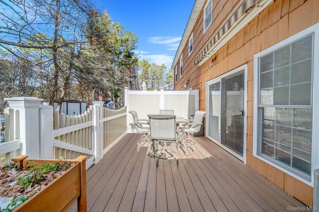 189 Haddon Hollow Court, Middle Island, NY 11953