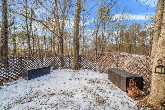 189 Haddon Hollow Court, Middle Island, NY 11953