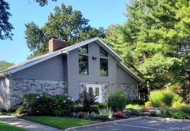 189 Haddon Hollow Court, Middle Island, NY 11953