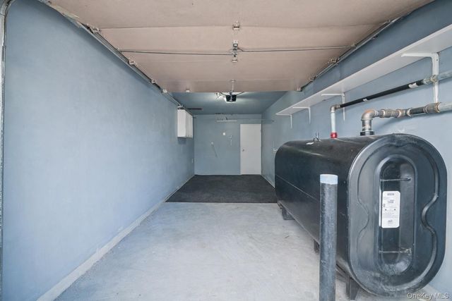 189 Haddon Hollow Court, Middle Island, NY 11953