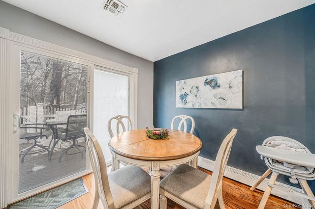 189 Haddon Hollow Court, Middle Island, NY 11953