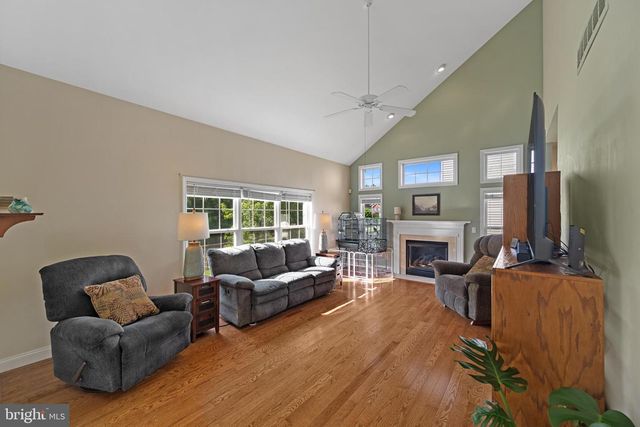 27 WHIRLAWAY DR, Bear, DE 19701