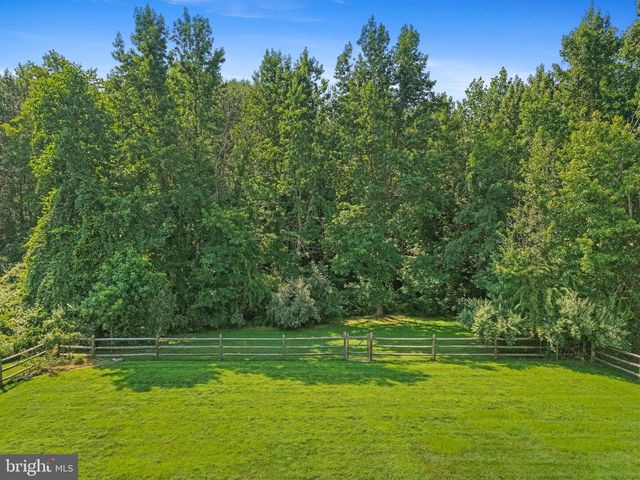 27 WHIRLAWAY DR, Bear, DE 19701