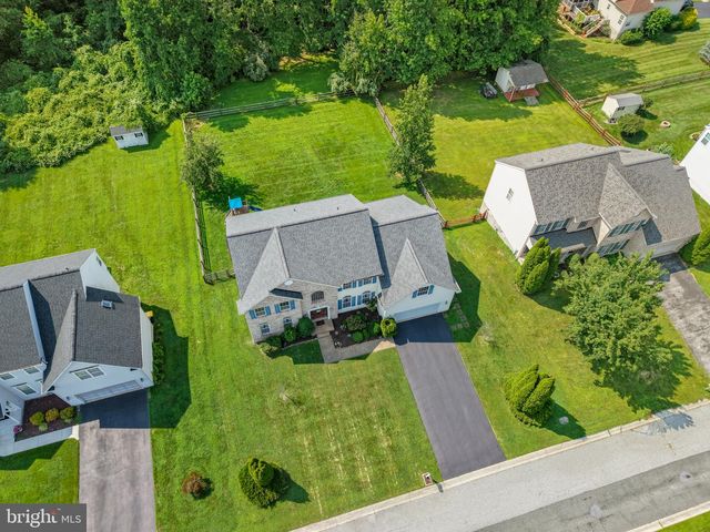 27 WHIRLAWAY DR, Bear, DE 19701
