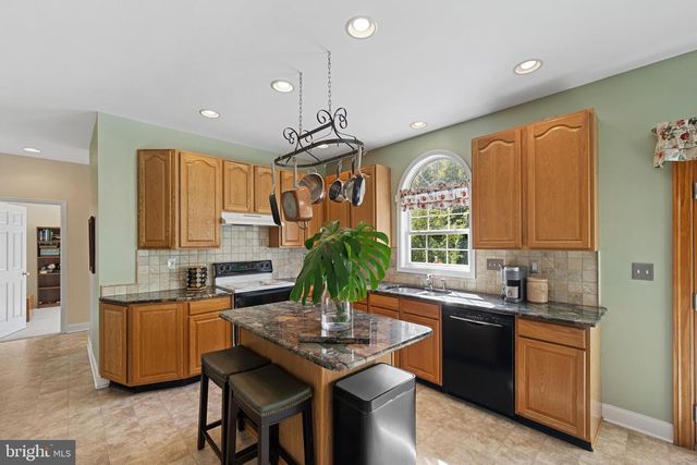 27 WHIRLAWAY DR, Bear, DE 19701