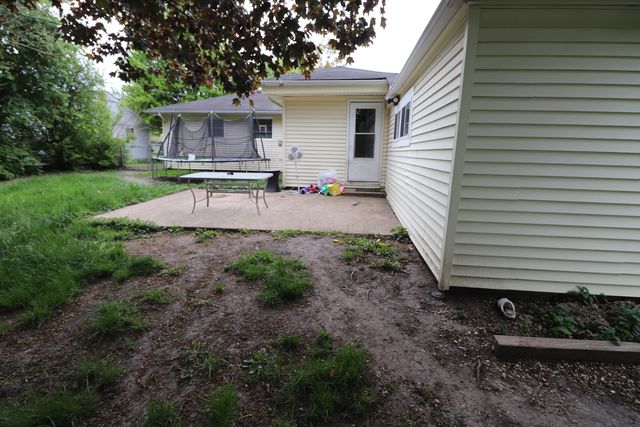2702 Saint James Street, Rolling Meadows, IL 60008