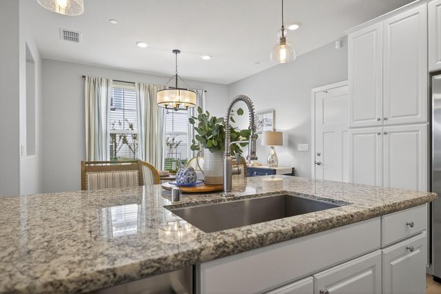 1037 Billington Ln, Roseville, CA 95747