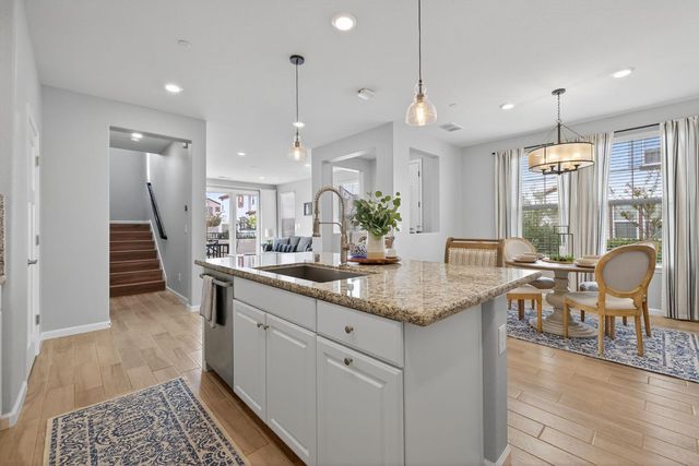 1037 Billington Ln, Roseville, CA 95747