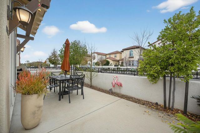 1037 Billington Ln, Roseville, CA 95747