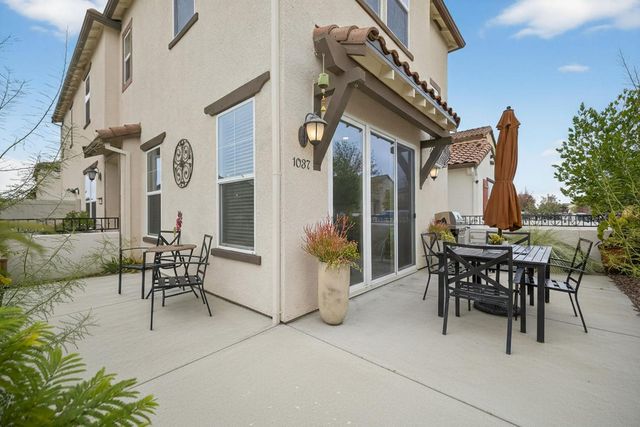1037 Billington Ln, Roseville, CA 95747