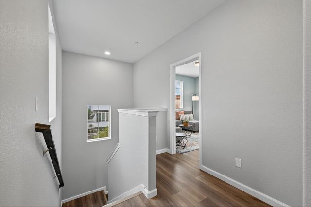 1037 Billington Ln, Roseville, CA 95747