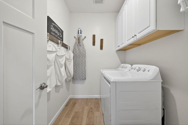 1037 Billington Ln, Roseville, CA 95747