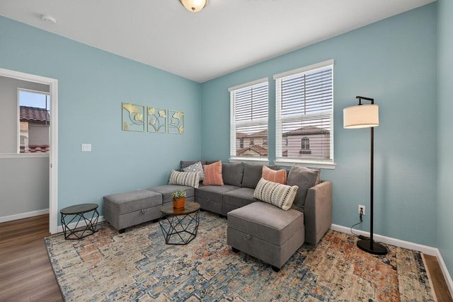 1037 Billington Ln, Roseville, CA 95747