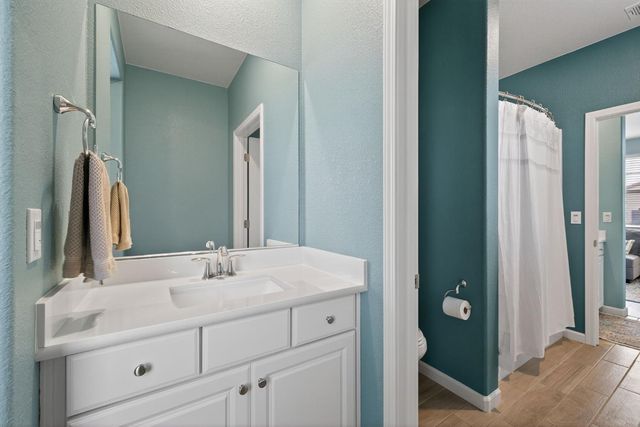 1037 Billington Ln, Roseville, CA 95747