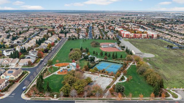 1037 Billington Ln, Roseville, CA 95747