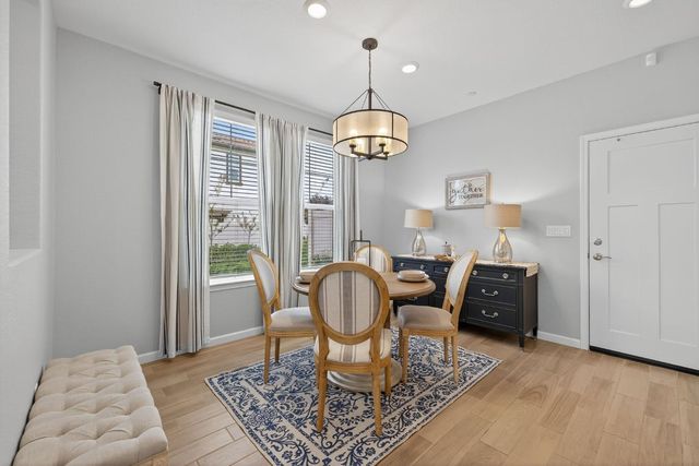 1037 Billington Ln, Roseville, CA 95747