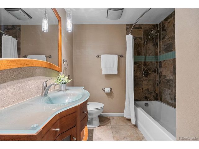 750 Xenon St, Lakewood, CO 80401