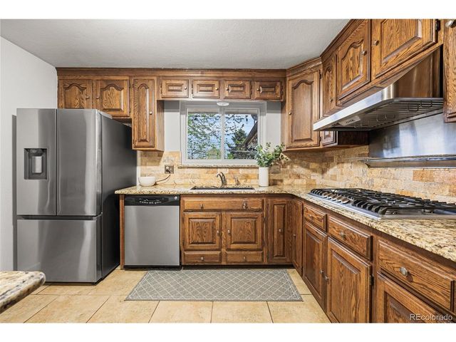 750 Xenon St, Lakewood, CO 80401