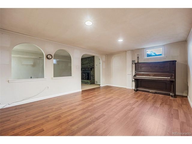 750 Xenon St, Lakewood, CO 80401