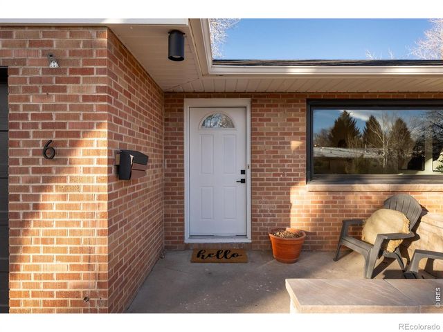 6 Sunset Circle, Longmont, CO 80501