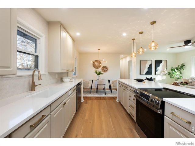 6 Sunset Circle, Longmont, CO 80501
