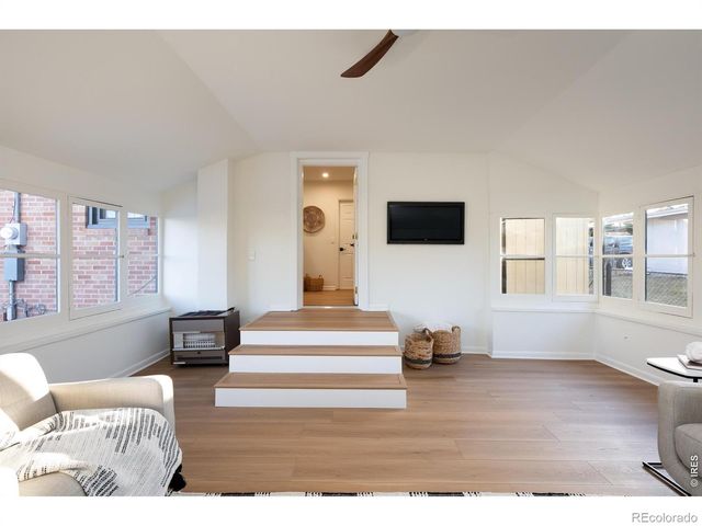 6 Sunset Circle, Longmont, CO 80501
