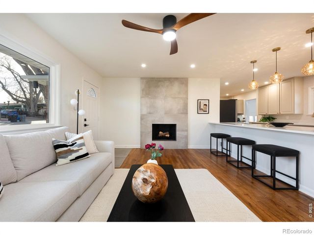 6 Sunset Circle, Longmont, CO 80501